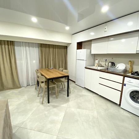 Gss - B Apartment Тбилиси Экстерьер фото