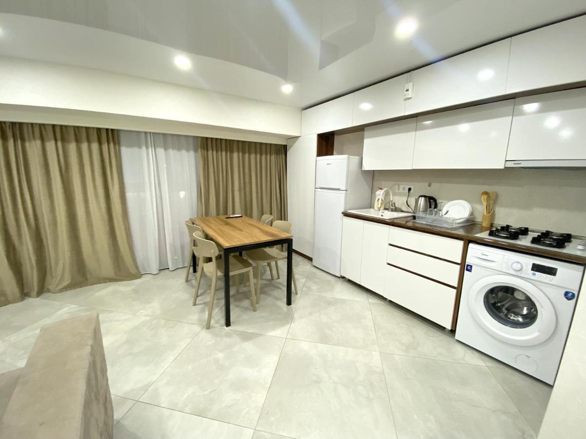 Gss - B Apartment Тбилиси Экстерьер фото
